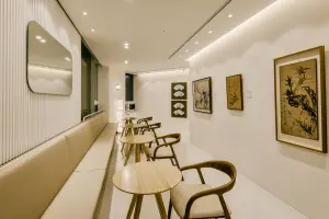 전통예술과 모던카페가 만난 포스코갤러리 라운지